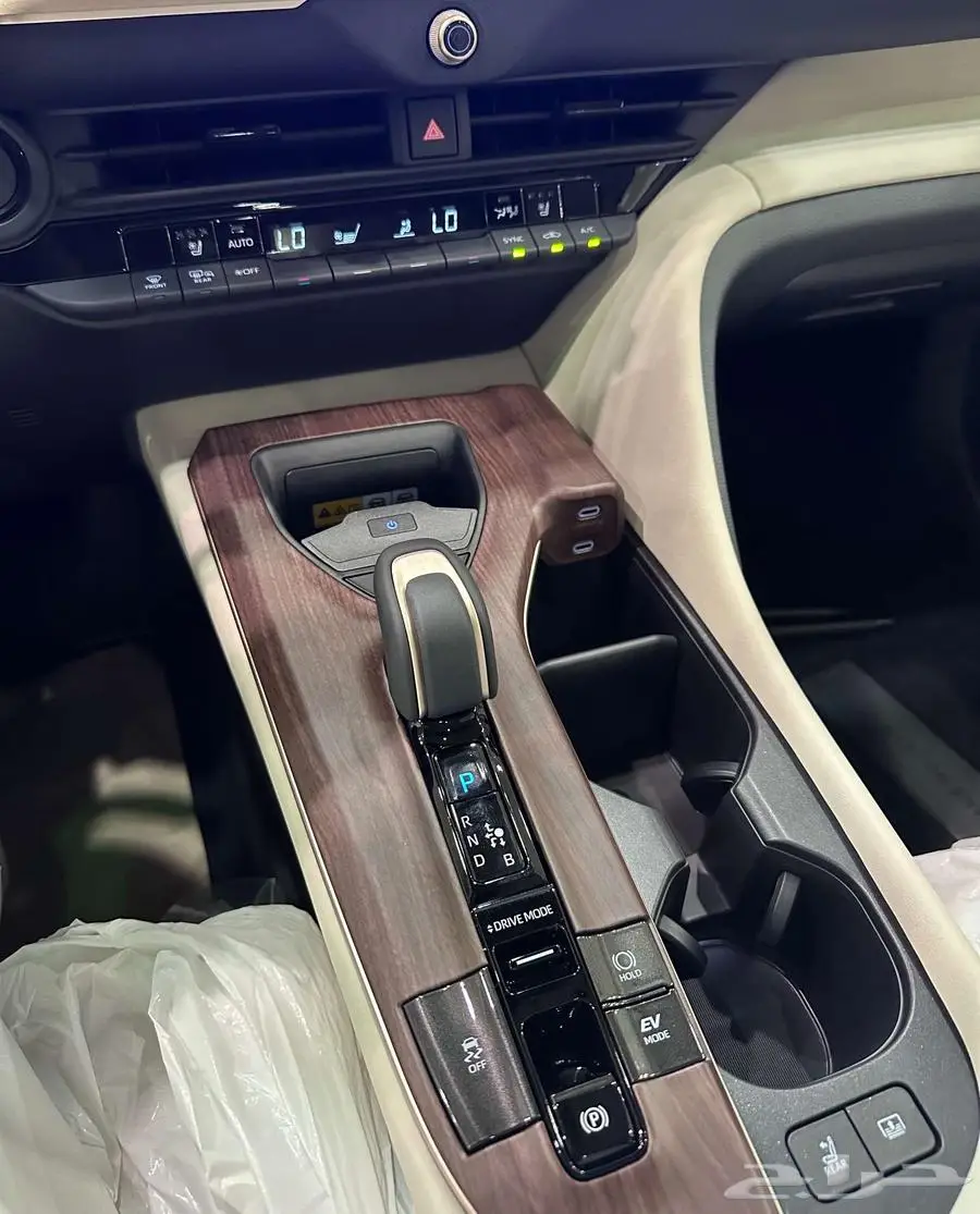 كراون بريميوم هايبرد بانوراما 2026 CROWN PREMIUM HYBRID 10