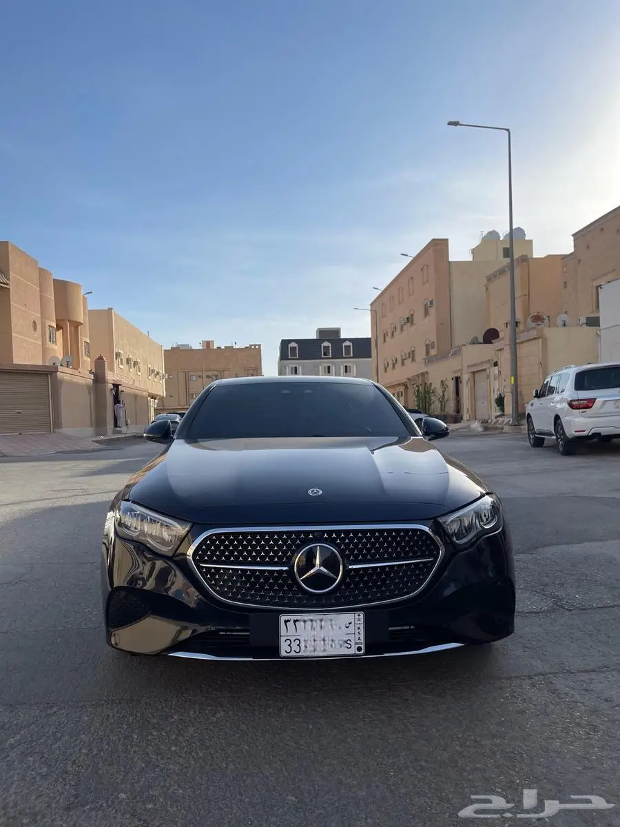 مرسيدس E 200 شبه اصفار 0
