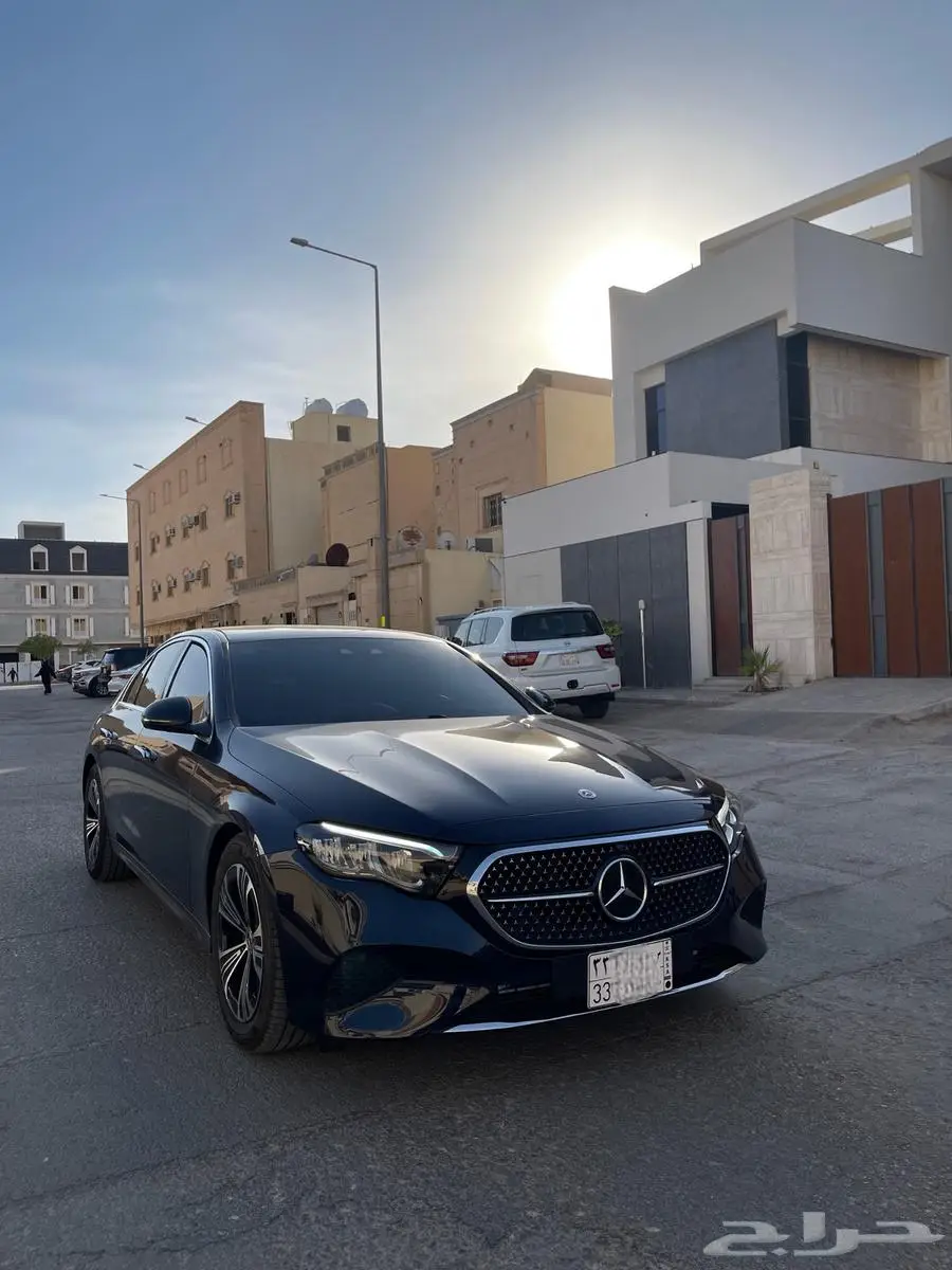 مرسيدس E 200 شبه اصفار 1