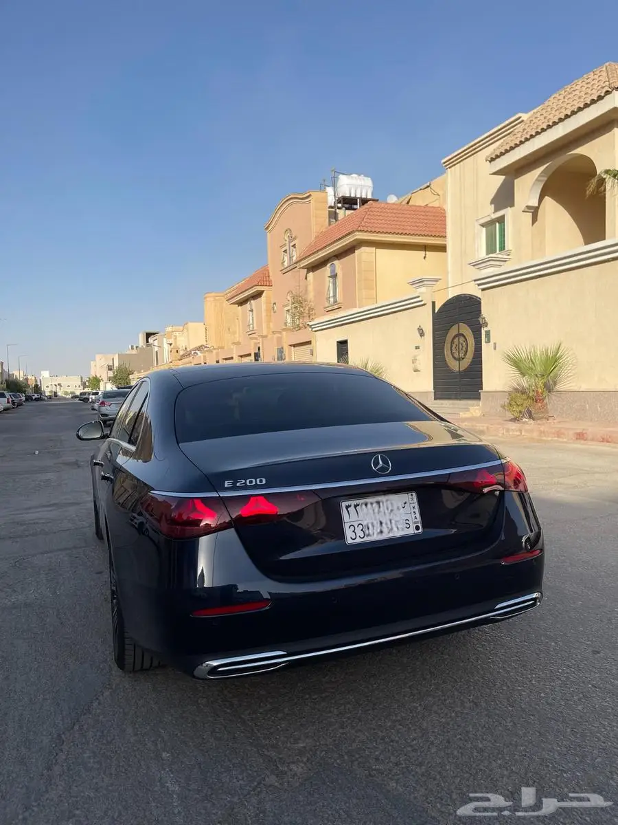مرسيدس E 200 شبه اصفار 2