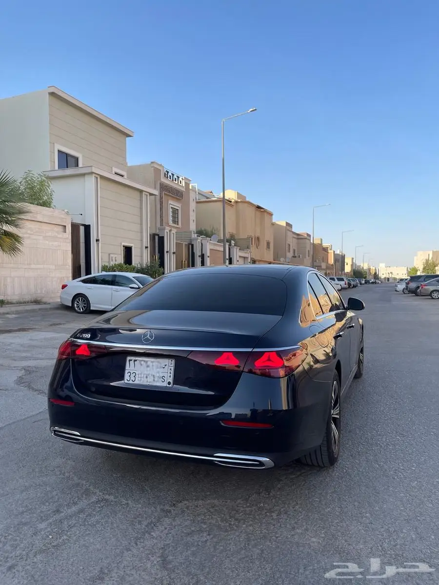 مرسيدس E 200 شبه اصفار 5