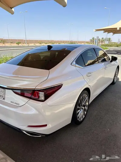 لكزس ES350 DD 2019 نظيف 6