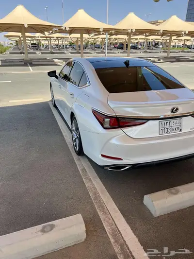لكزس ES350 DD 2019 نظيف 5