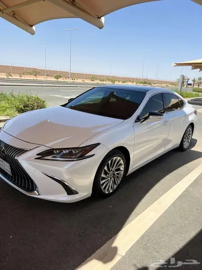لكزس ES350 DD 2019 نظيف 0