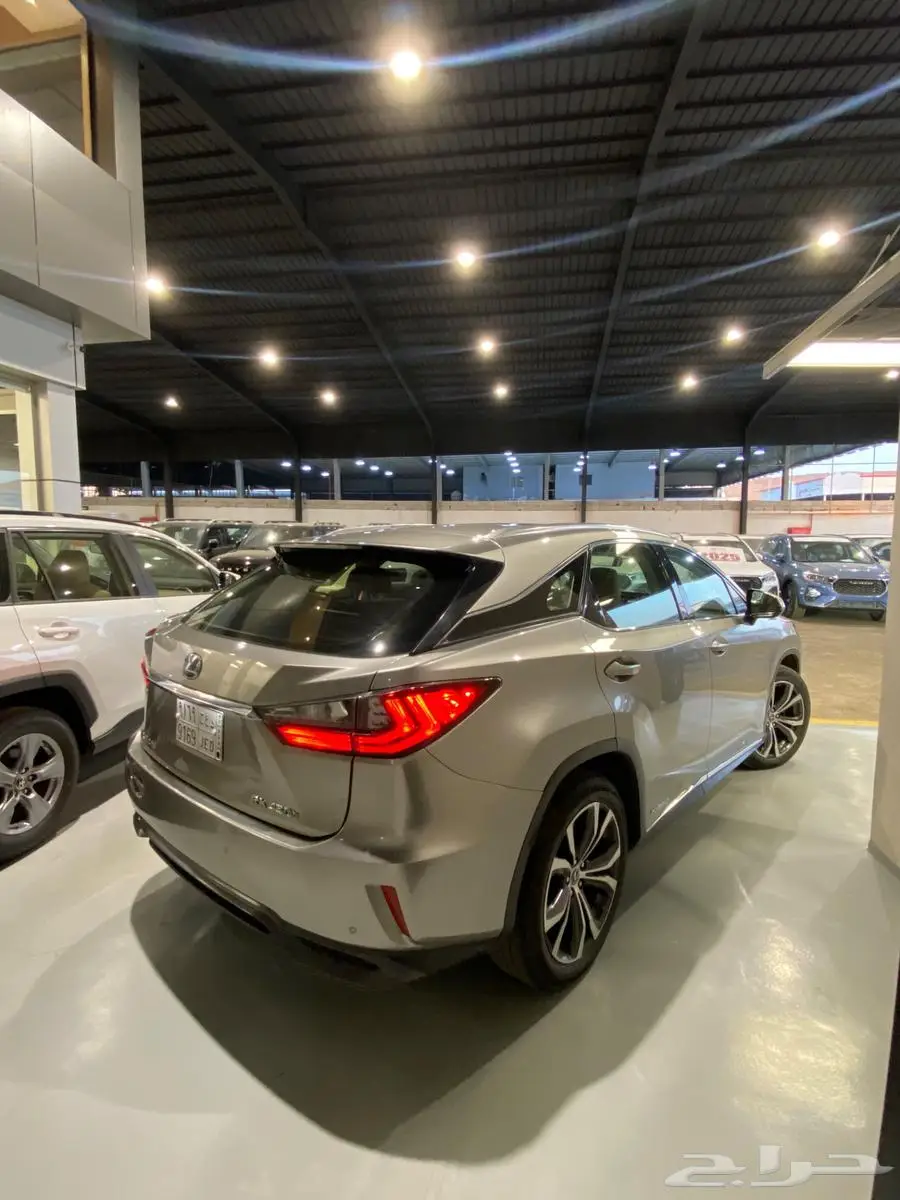 لكزس RX450 h هايبرد فل كامل موديل 2019 4