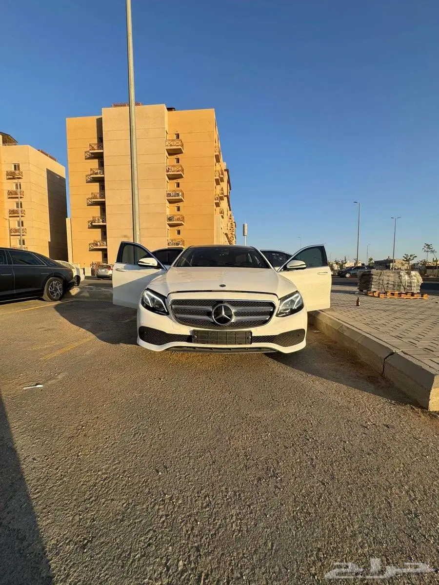 مرسيدس E300 2020 11