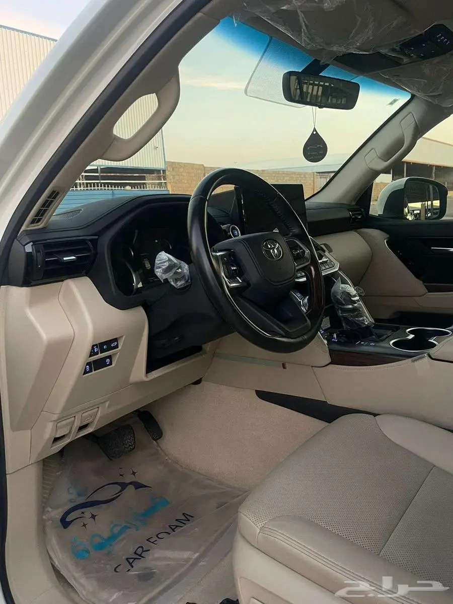 تويوتا لاندكروزر GXR L4 2022 5