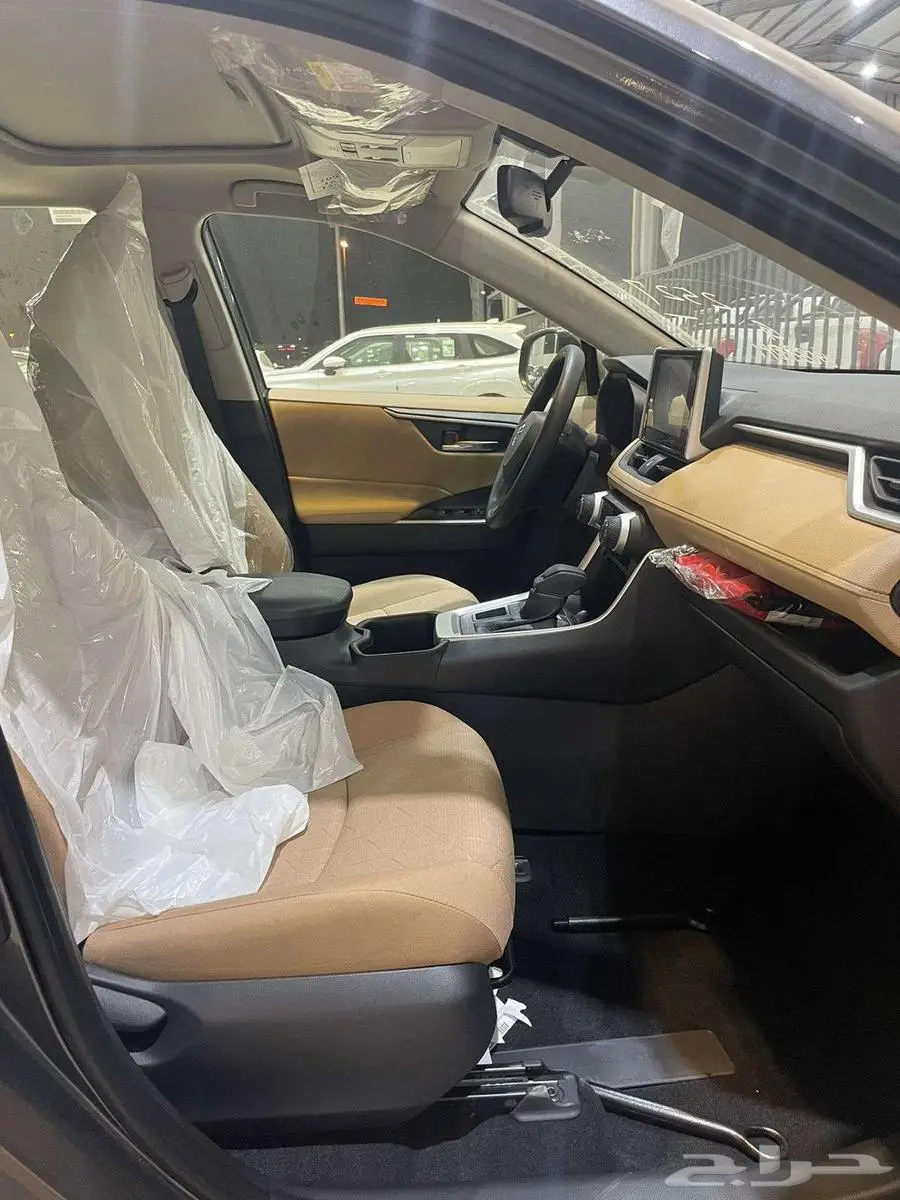 راف فور XLE 2025 9