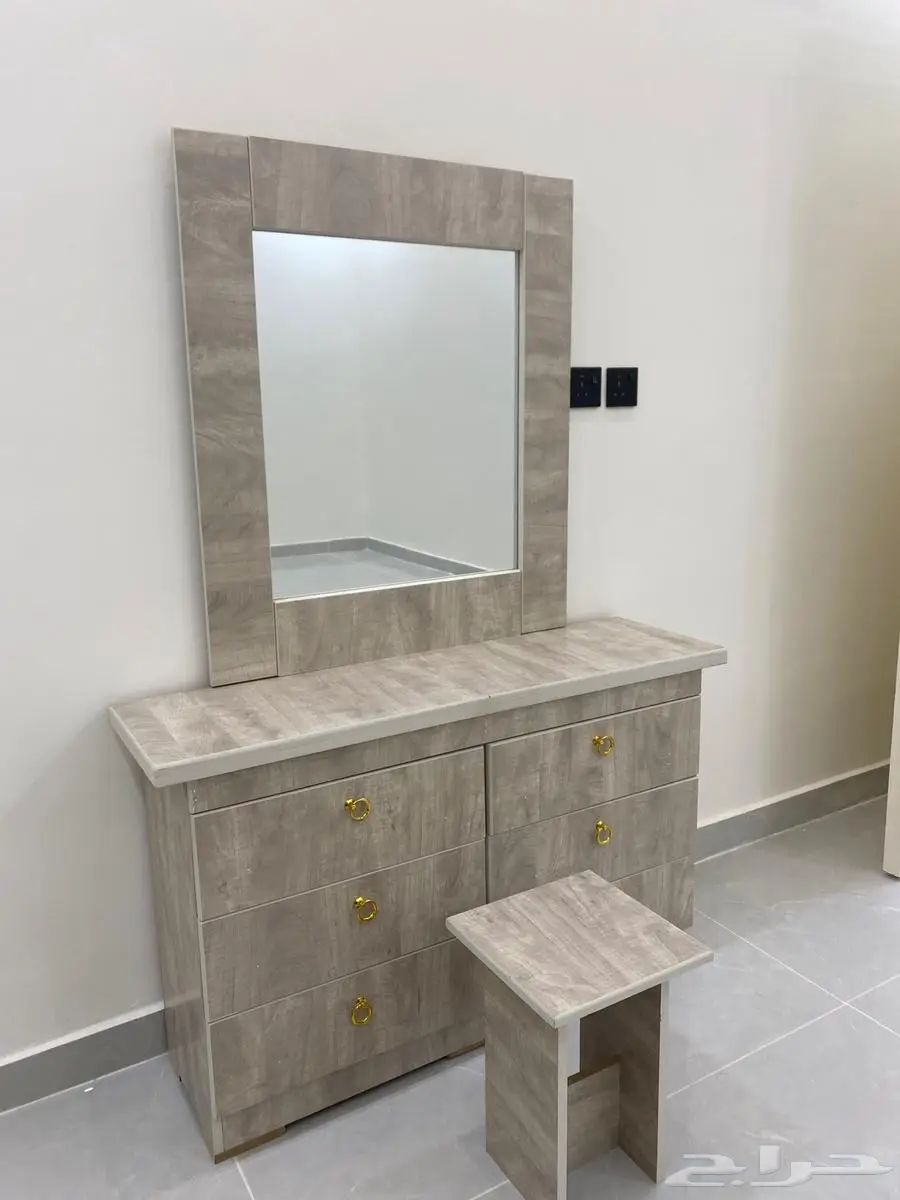 دولاب وتسريحه 1