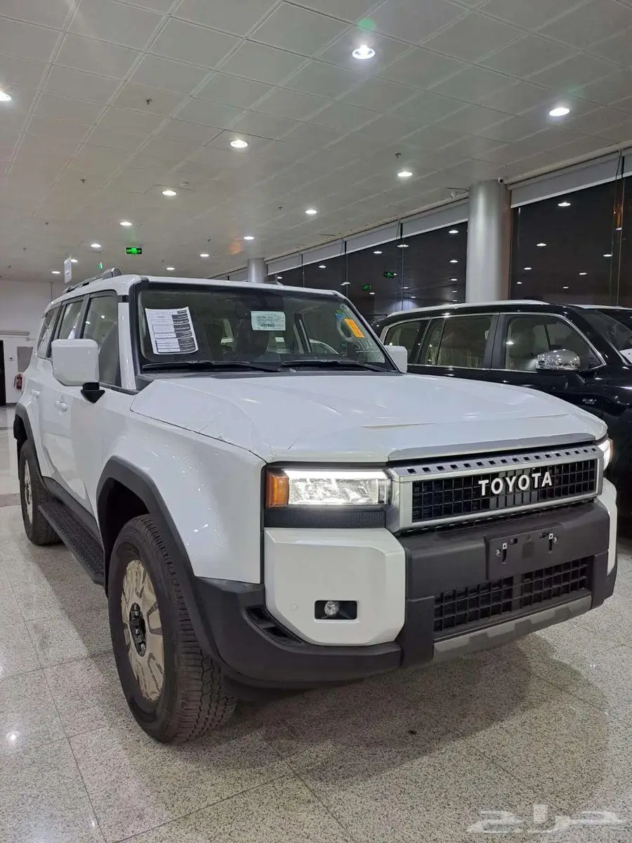 تويوتا برادو TXL2 بنزين 2025 4