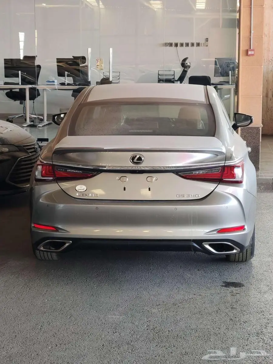 لكزس ES 350 فئه CA موديل 2024 متوفر لدىالحسن 3