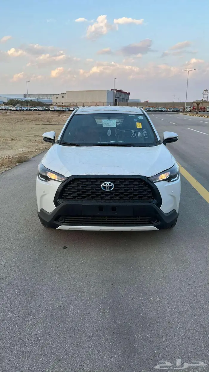 تويوتا كورولا كروس LE هايبرد 2025 - عروض الأقساط 2