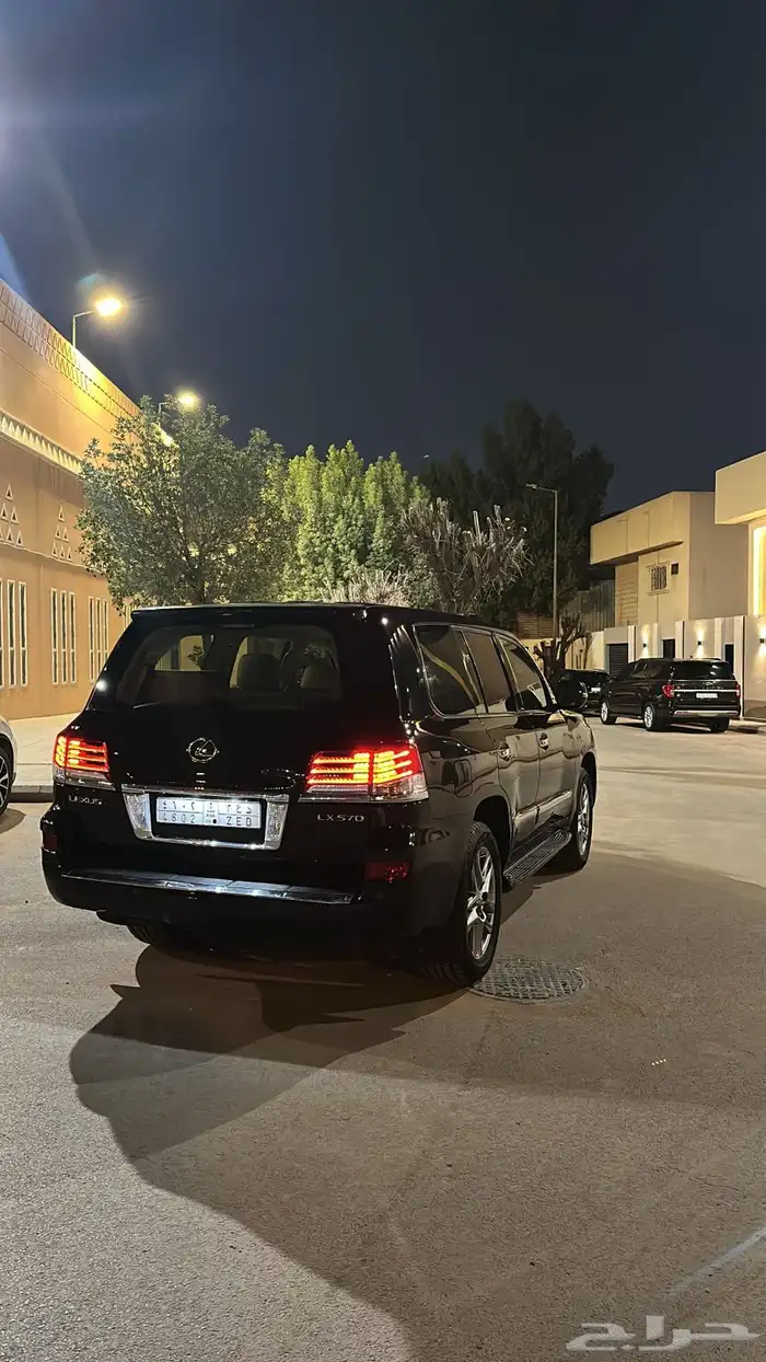لكزس 570 LX مخزن 13