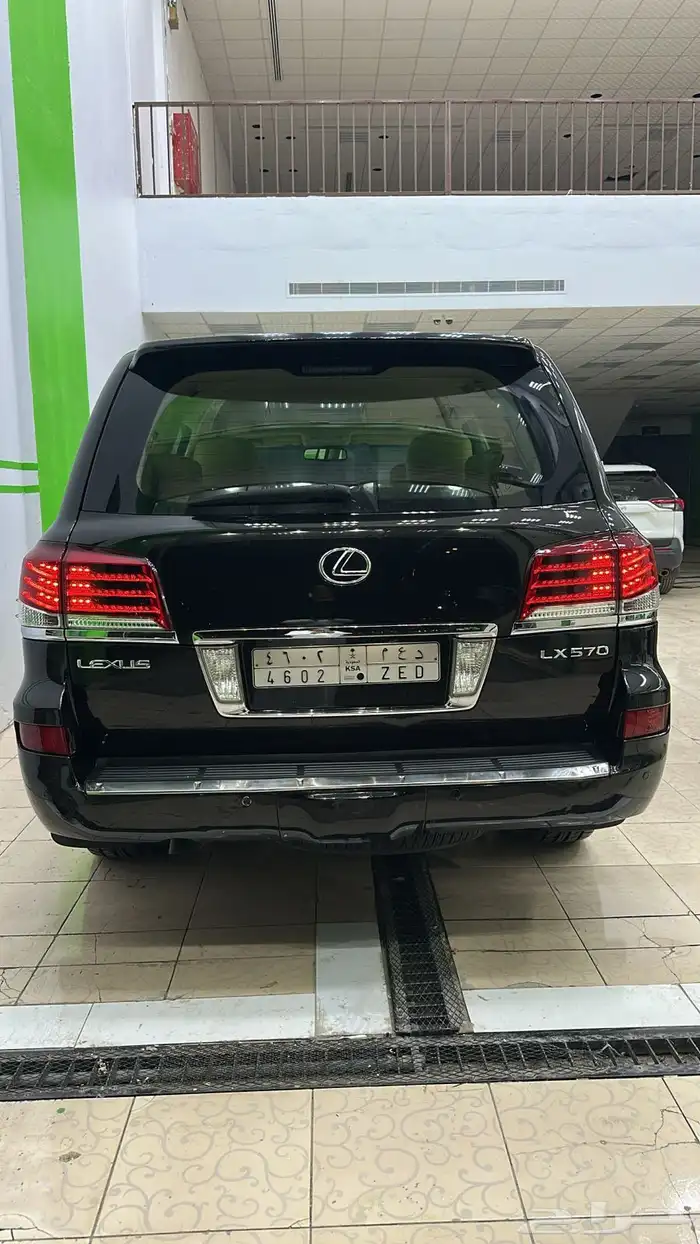لكزس 570 LX مخزن 2