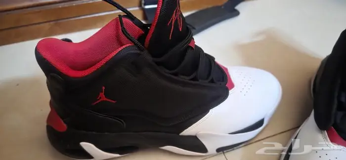 حذاء نايكي جوردون جديد Air Jordar Max Aura 4 3