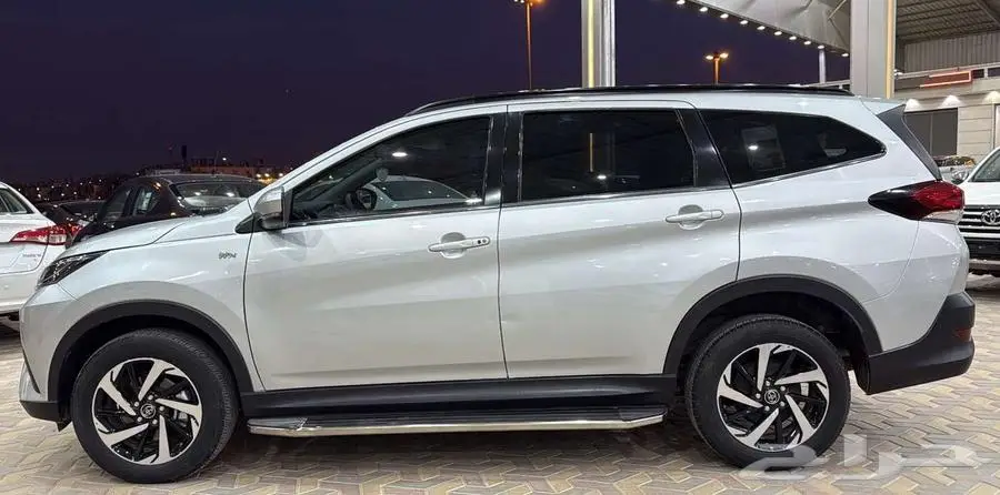 تويوتا راش 2023 7 مقاعد S 3