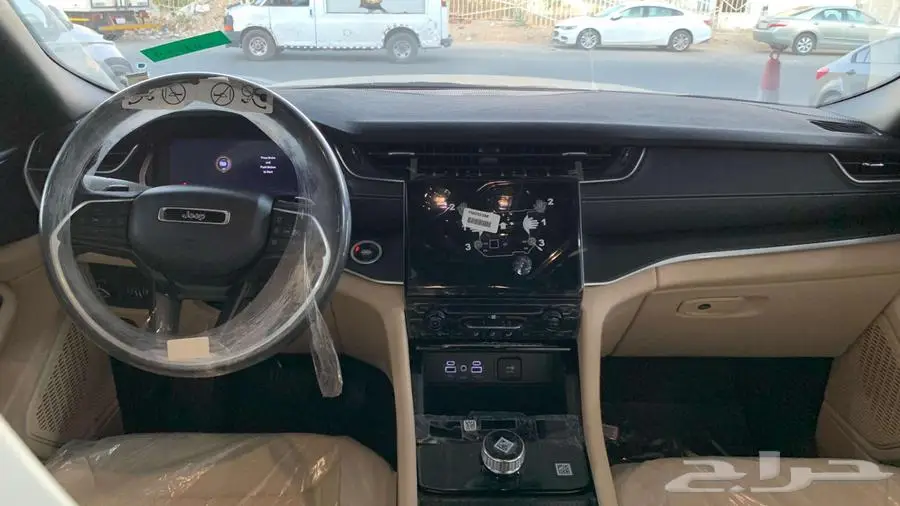 جيب جراند شيروكي لاريدو 2025 الخضر للسيارات - خريص 3