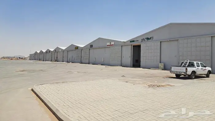 مستودع 17 للإيجار المساحة 340 م 2 طريق الحائر حي الغنامية 0