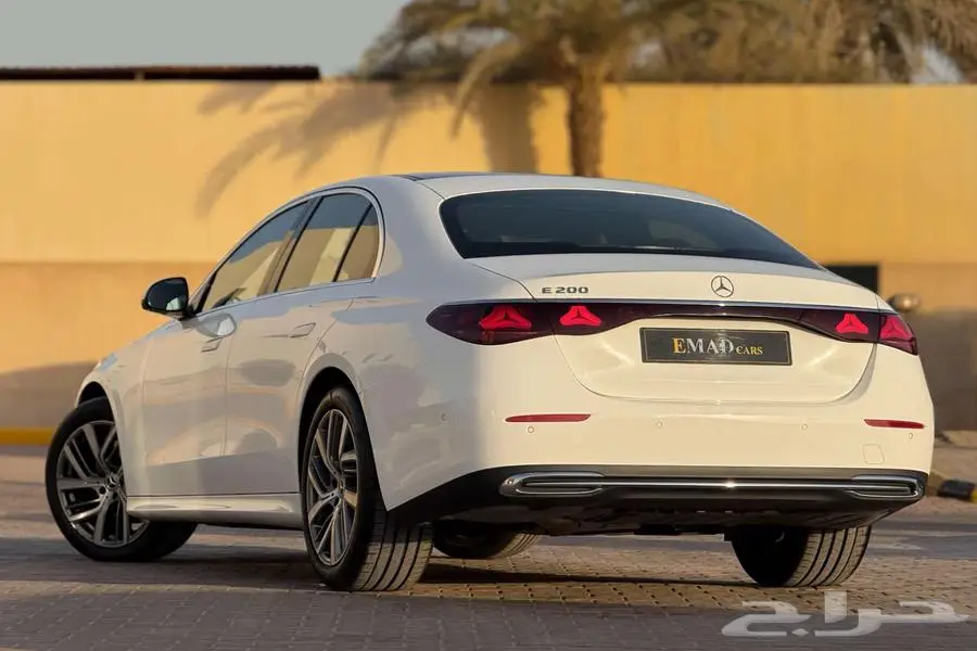 مرسيدس E200 2024 ابيض خليجي تحت الضمان 3