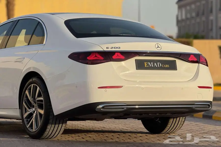 مرسيدس E200 2024 ابيض خليجي تحت الضمان 4