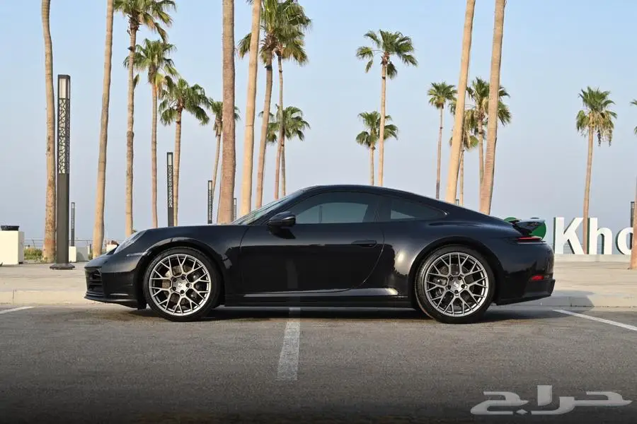 بورش 911 كاريرا 2025 جديد اصفار مميزات عالية 3
