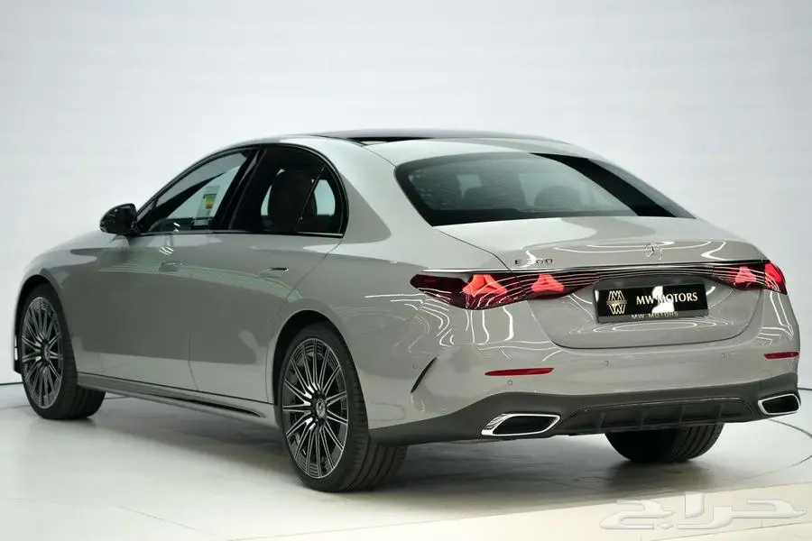 مرسيدس E 300 موديل 2025 أصفار خليجي رمادي ألبين بني تونكا 3