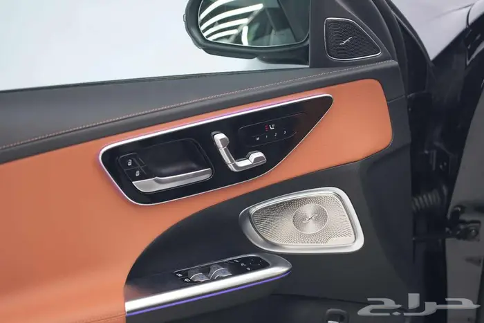 مرسيدس C 200 موديل 2025 بريميوم بلس أصفار خليجي أسود جملي 14