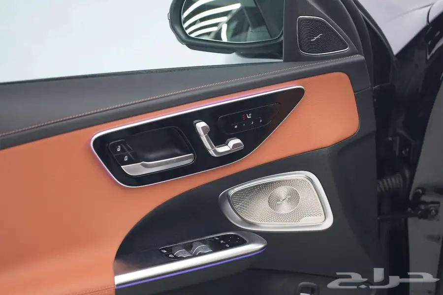 مرسيدس C 200 موديل 2025 بريميوم بلس أصفار خليجي أسود جملي 14