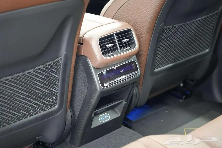 مرسيدس GLE 450 SUV موديل 2024 أصفار خليجي أسود بني 17