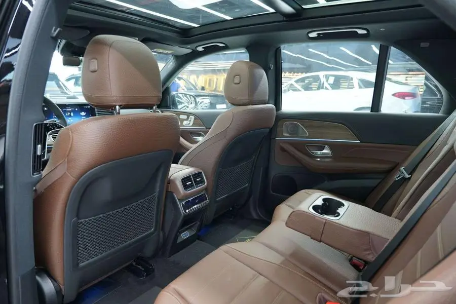 مرسيدس GLE 450 SUV موديل 2024 أصفار خليجي أسود بني 16