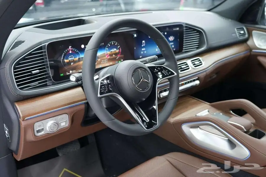 مرسيدس GLE 450 SUV موديل 2024 أصفار خليجي أسود بني 8