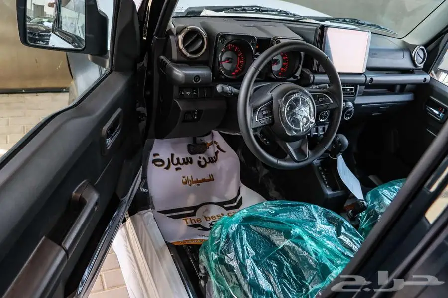 سوزوكي جمني خمس ابواب موديل 2025 8