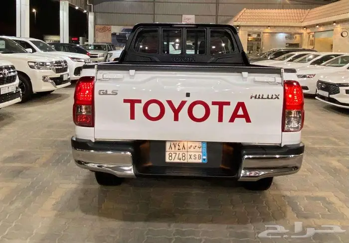 للبيع تويوتا هايلكس 2021 دبل فئة GLS فل ابشن خليجي 17