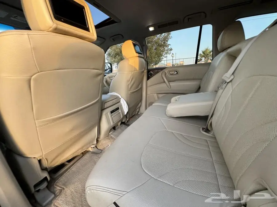 جيب انفنتيQX80 2013 اسود ملكي 41