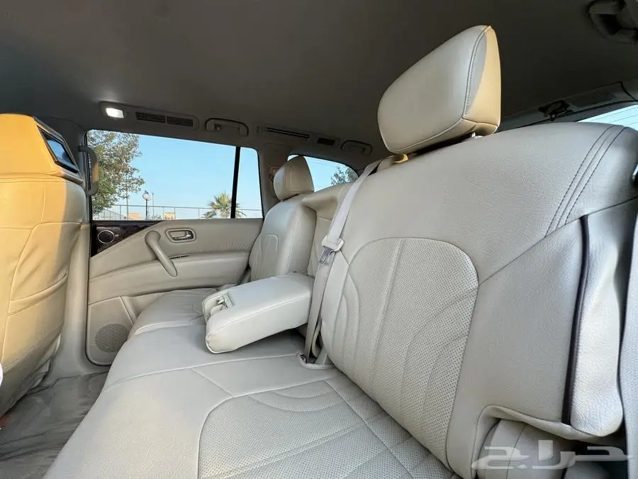 جيب انفنتيQX80 2013 اسود ملكي 43