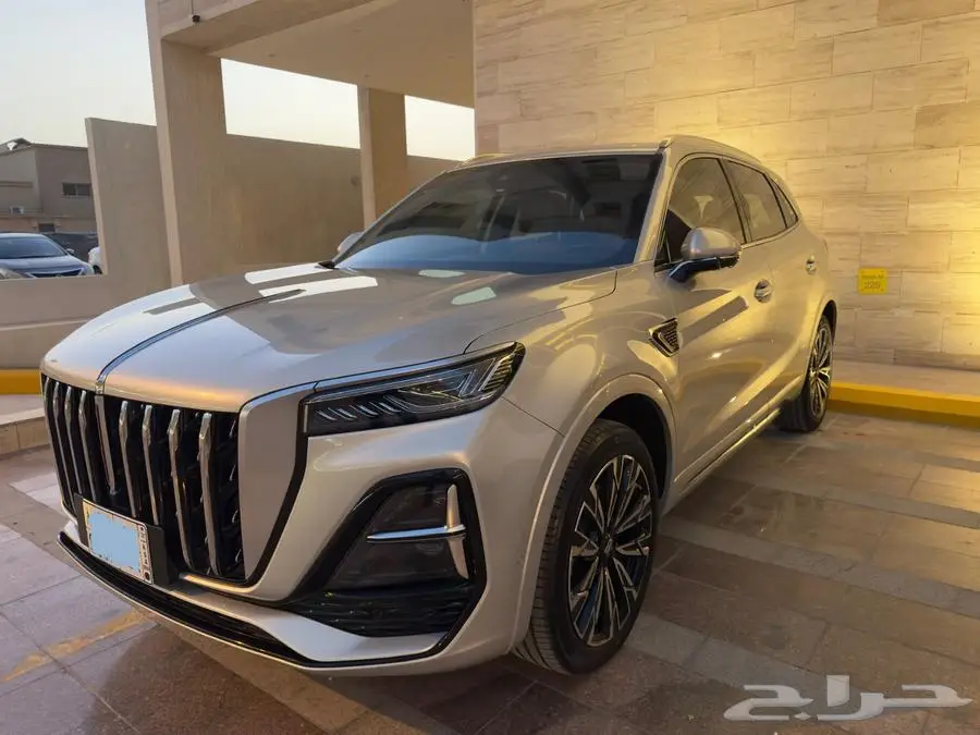 Hongqi HS5 2025 - فل اوبشن - ماشية 10 الاف فقط مالك اول 1