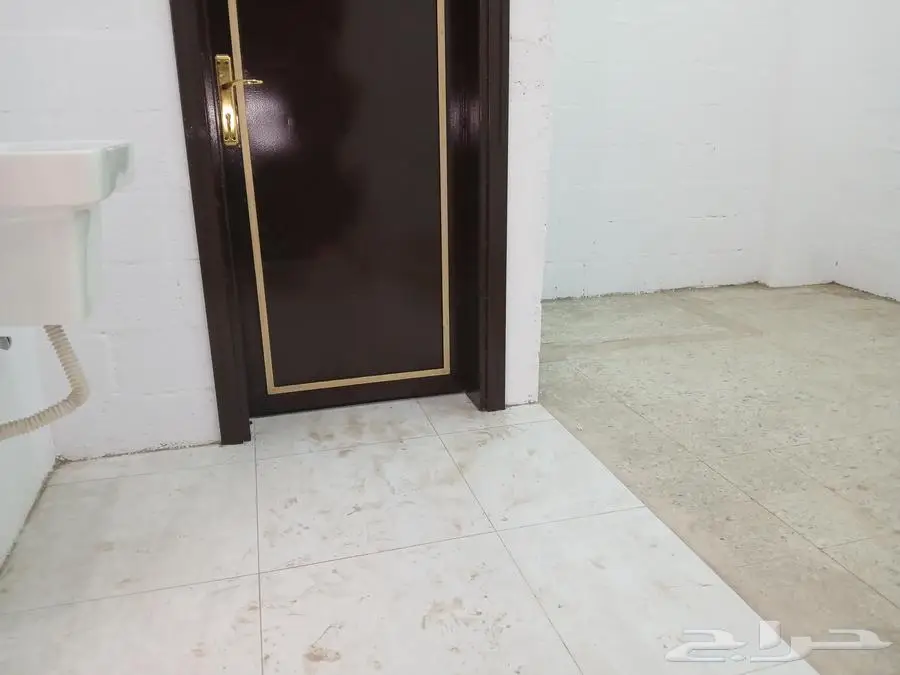 مستودعات وغرف سواقين للإيجار خميس مشيط التضامن شارع 80 5