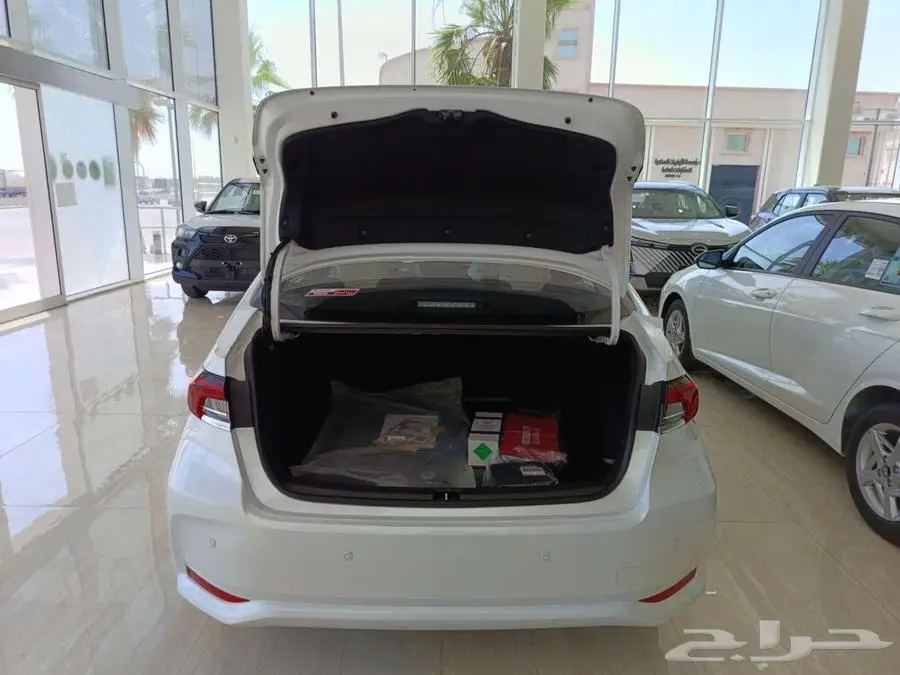 تويوتا كورولا XLI 1.5 مطور بنزين 2025 6