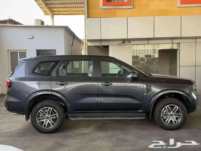 فورد ايفرست نص فل موديل 2025 XLT 3