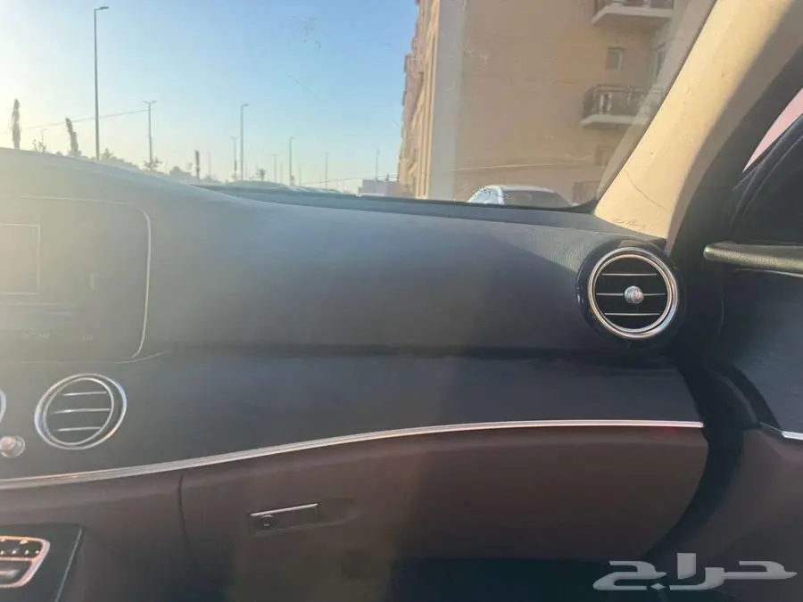 مرسيدس E300 2020 4