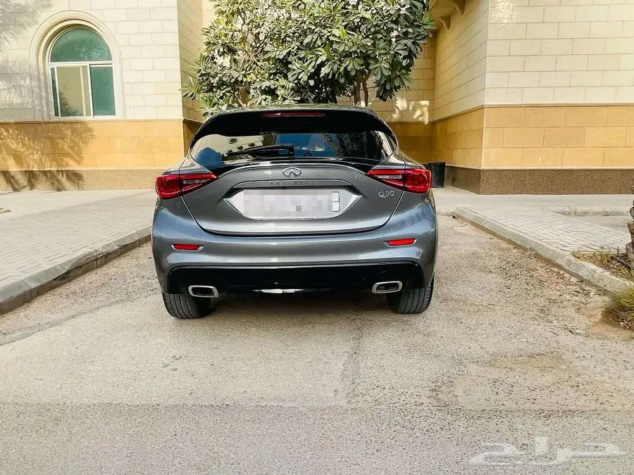 انفنتي Q30 فل 2017 بحالة ممتازة 8