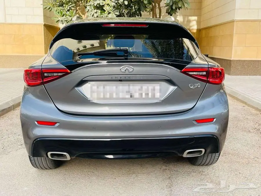 انفنتي Q30 فل 2017 بحالة ممتازة 10