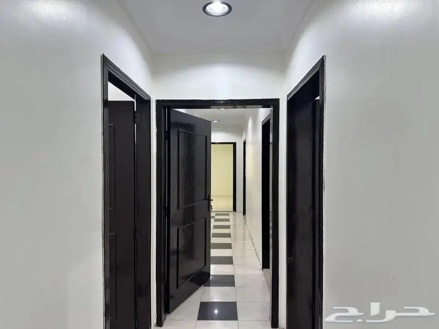 معرض تجاري للايجار   الدمام حي الطبيشي 0