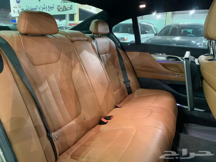 بي ام دبليو 740Liموديل 2019 فل كامل 13