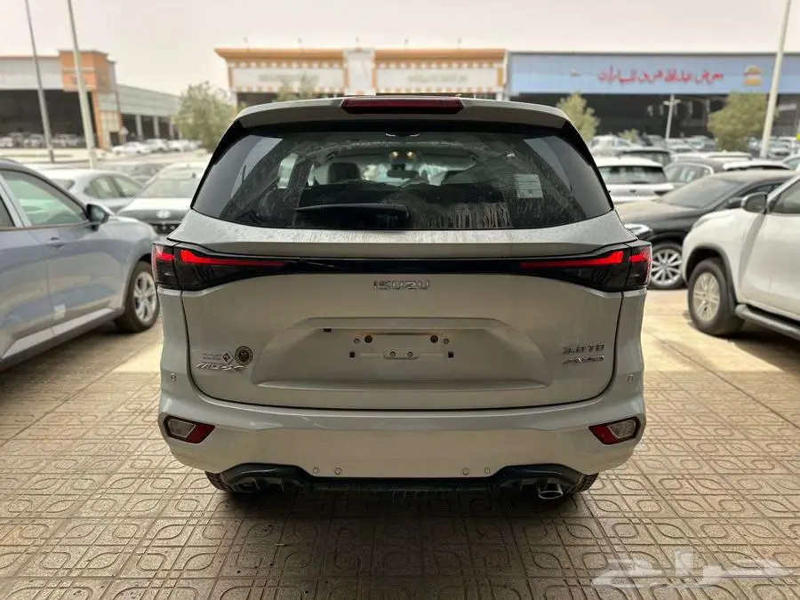 ايسوزو جيب MUX فل 2025 كاش وتقسيط 9