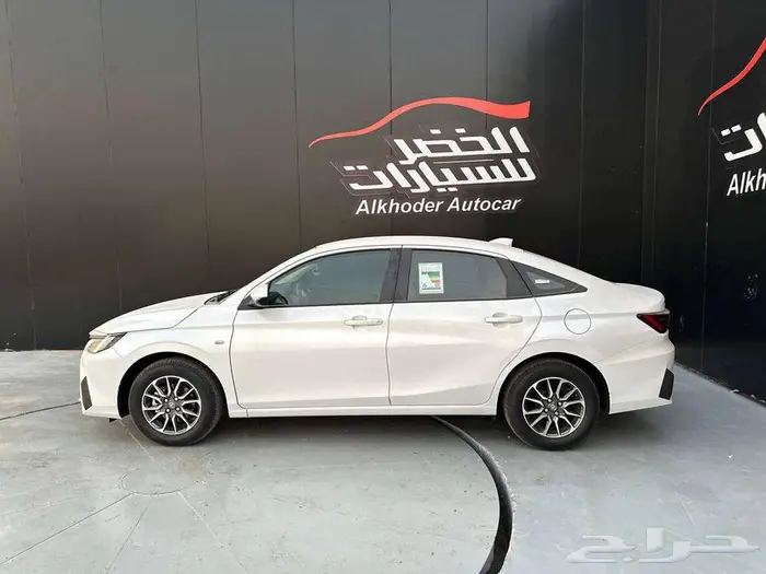 تويوتا يارس ستاندر 2026 9