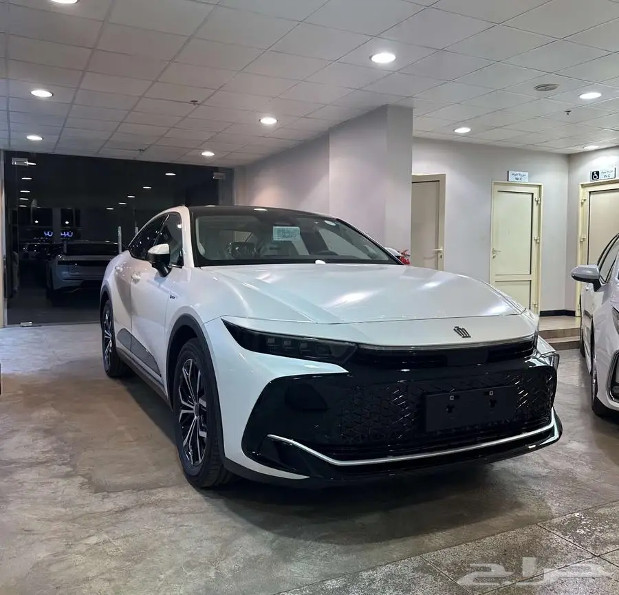 كراون بريميوم هايبرد بانوراما 2026 CROWN PREMIUM HYBRID 1