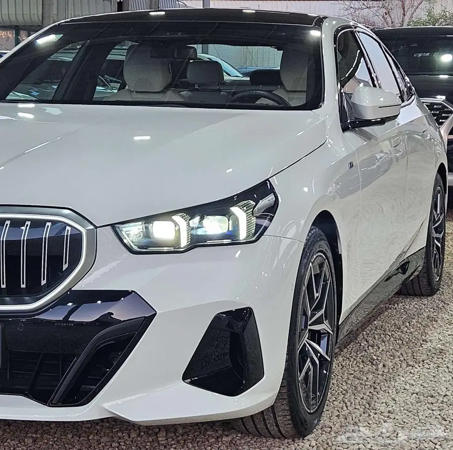 BMW .. 2024.520i 5
