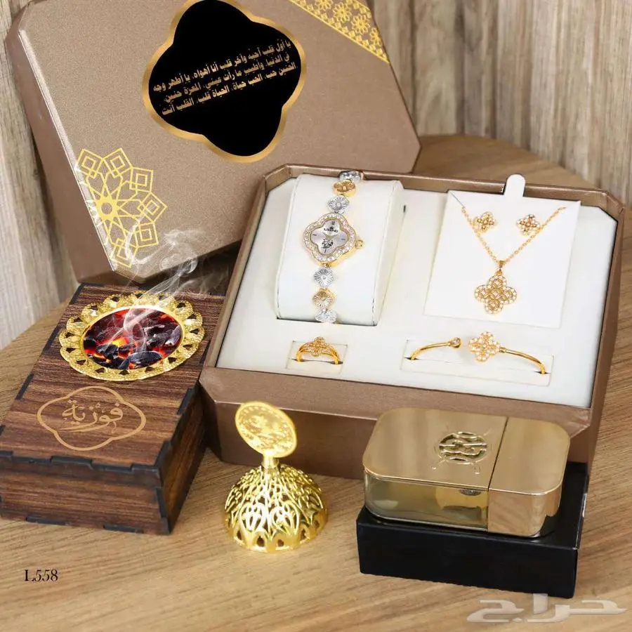 اطقم سهرات نسائيه 2