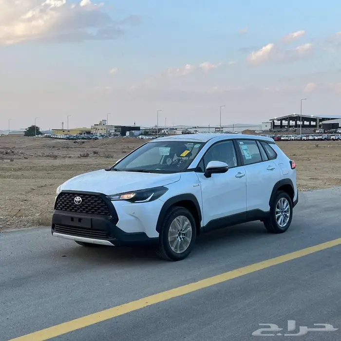تويوتا كورولا كروس LE هايبرد 2025 - عروض الأقساط 0